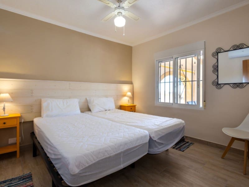 Chalet de 4 habitaciones en Javea / Xàbia en venta con piscina - 895.000 € (Ref: 9625775)