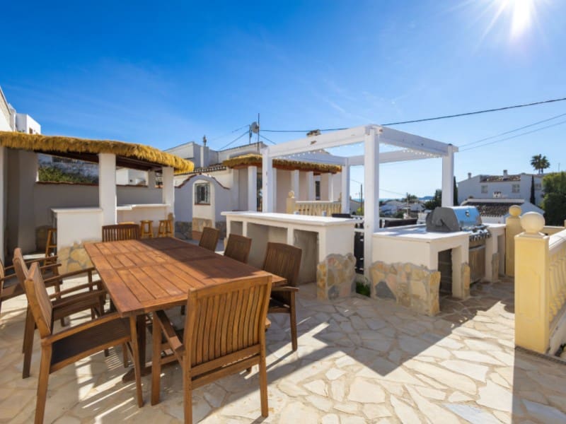 Chalet de 4 habitaciones en Javea / Xàbia en venta con piscina - 895.000 € (Ref: 9625775)