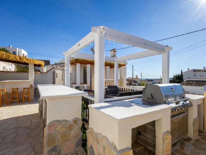 Chalet de 4 habitaciones en Javea / Xàbia en venta con piscina - 895.000 € (Ref: 9625775)