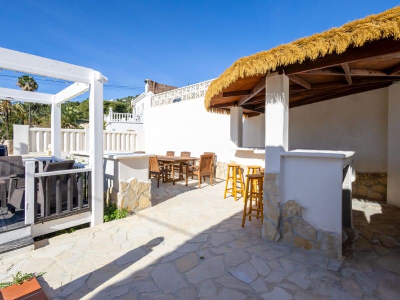 Chalet de 4 habitaciones en Javea / Xàbia en venta con piscina - 895.000 € (Ref: 9625775)