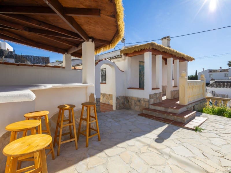 Chalet de 4 habitaciones en Javea / Xàbia en venta con piscina - 895.000 € (Ref: 9625775)