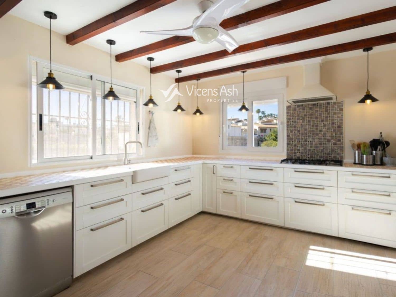 4 quarto Moradia para venda em Javea / Xabia com piscina - 895 000 € (Ref: 9625775)