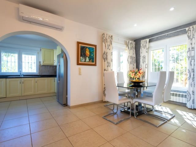 4 soverom Villa til salgs i Cap Martí - El Tossalet - Pinomar, Javea / Xàbia med svømmebasseng garasje - € 995 000 (Ref: 9627661)