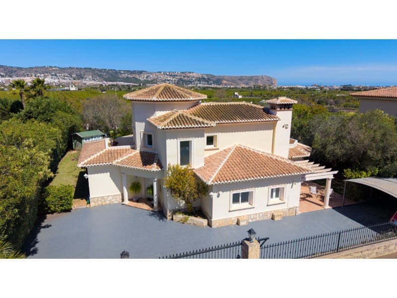 3 bedroom Villa for sale in Javea / Xabia with pool - € 949,000 (Ref: 9690482)