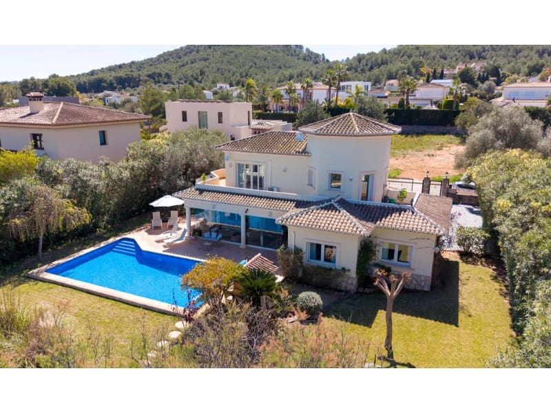 3 bedroom Villa for sale in Javea / Xabia with pool - € 949,000 (Ref: 9690482)