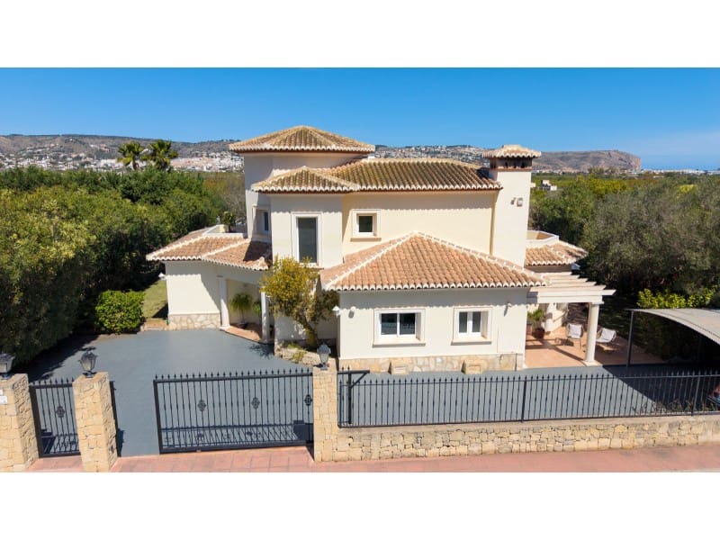 3 bedroom Villa for sale in Javea / Xabia with pool - € 949,000 (Ref: 9690482)