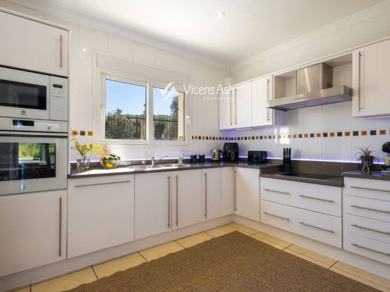 3 bedroom Townhouse for sale in Javea / Xabia with pool - € 949,000 (Ref: 9690482)