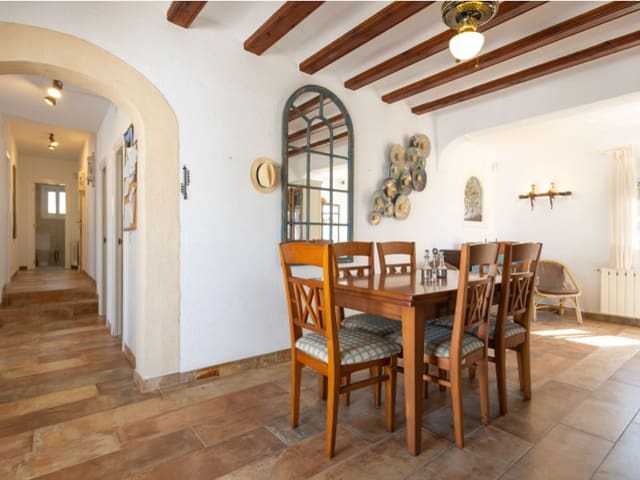 4 slaapkamer Villa te koop in Cap Martí - El Tossalet - Pinomar, Javea / Xàbia met zwembad garage - € 599.000 (Ref: 9726721)