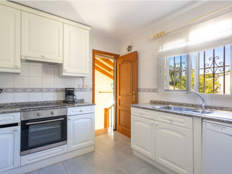 Chalet de 3 habitaciones en Javea / Xàbia en venta con piscina - 525.000 € (Ref: 9796989)