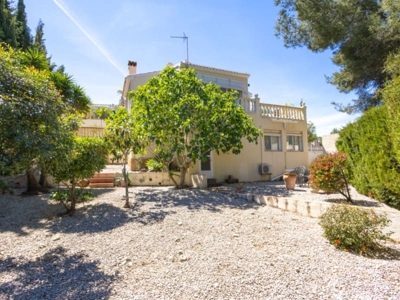 Chalet de 3 habitaciones en Javea / Xàbia en venta con piscina - 525.000 € (Ref: 9796989)