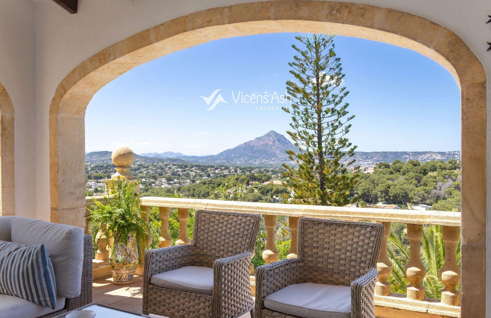 5 bedroom Townhouse for sale in Javea / Xabia with pool garage - € 945,000 (Ref: 9834684)
