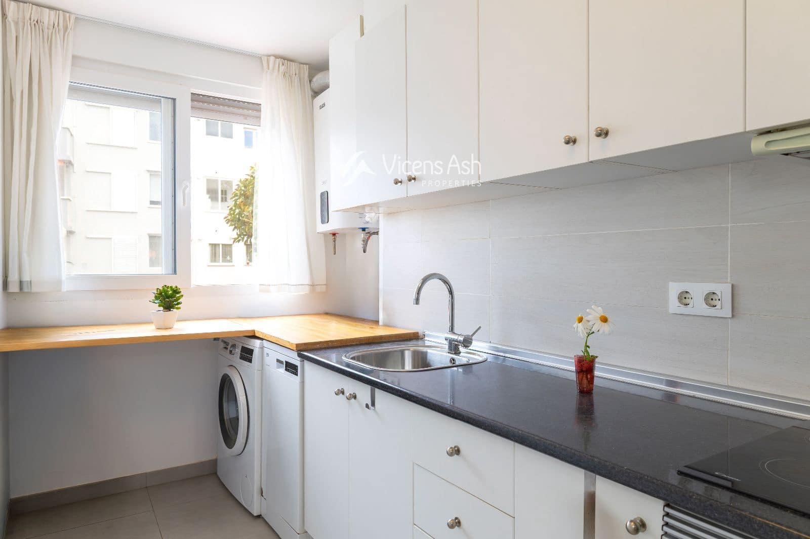 2 bedroom Flat for sale in Javea / Xabia with garage - € 285,000 (Ref: 9841594)