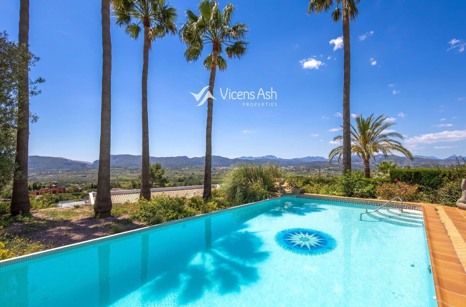 5 soverom Hus til salgs i Javea / Xabia med svømmebasseng garasje - € 1 500 000 (Ref: 9863569)