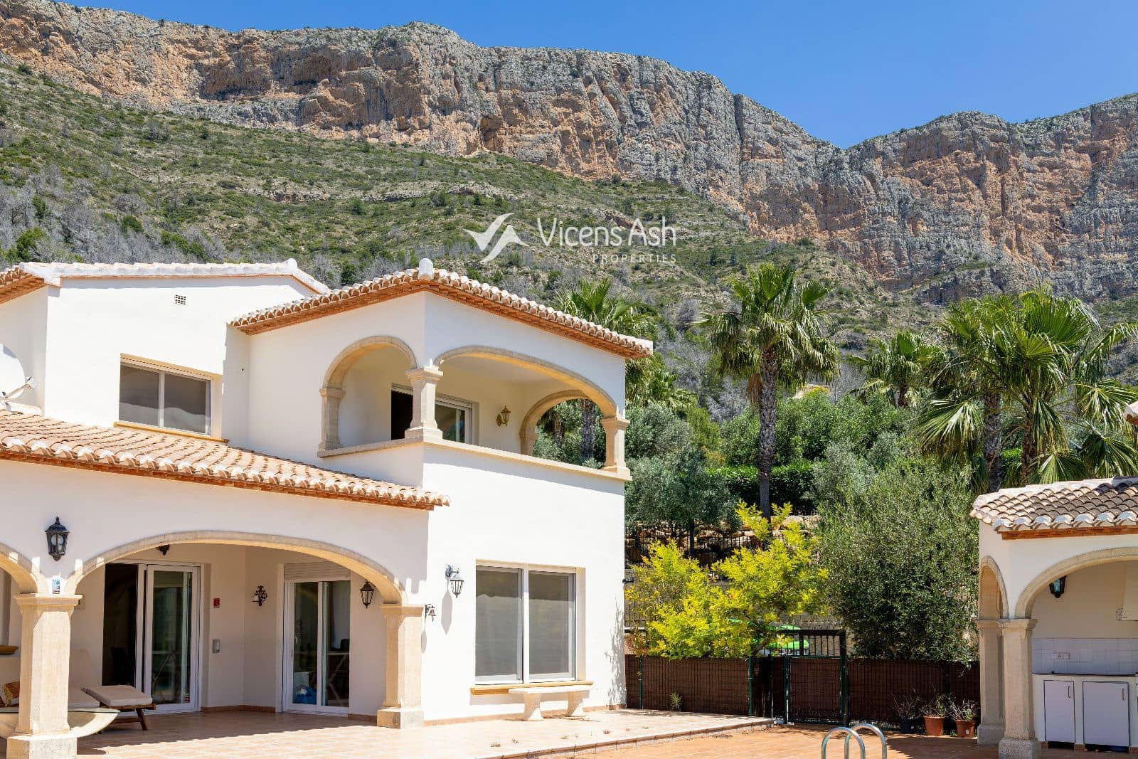 5 soverom Hus til salgs i Javea / Xabia med svømmebasseng garasje - € 1 500 000 (Ref: 9863569)