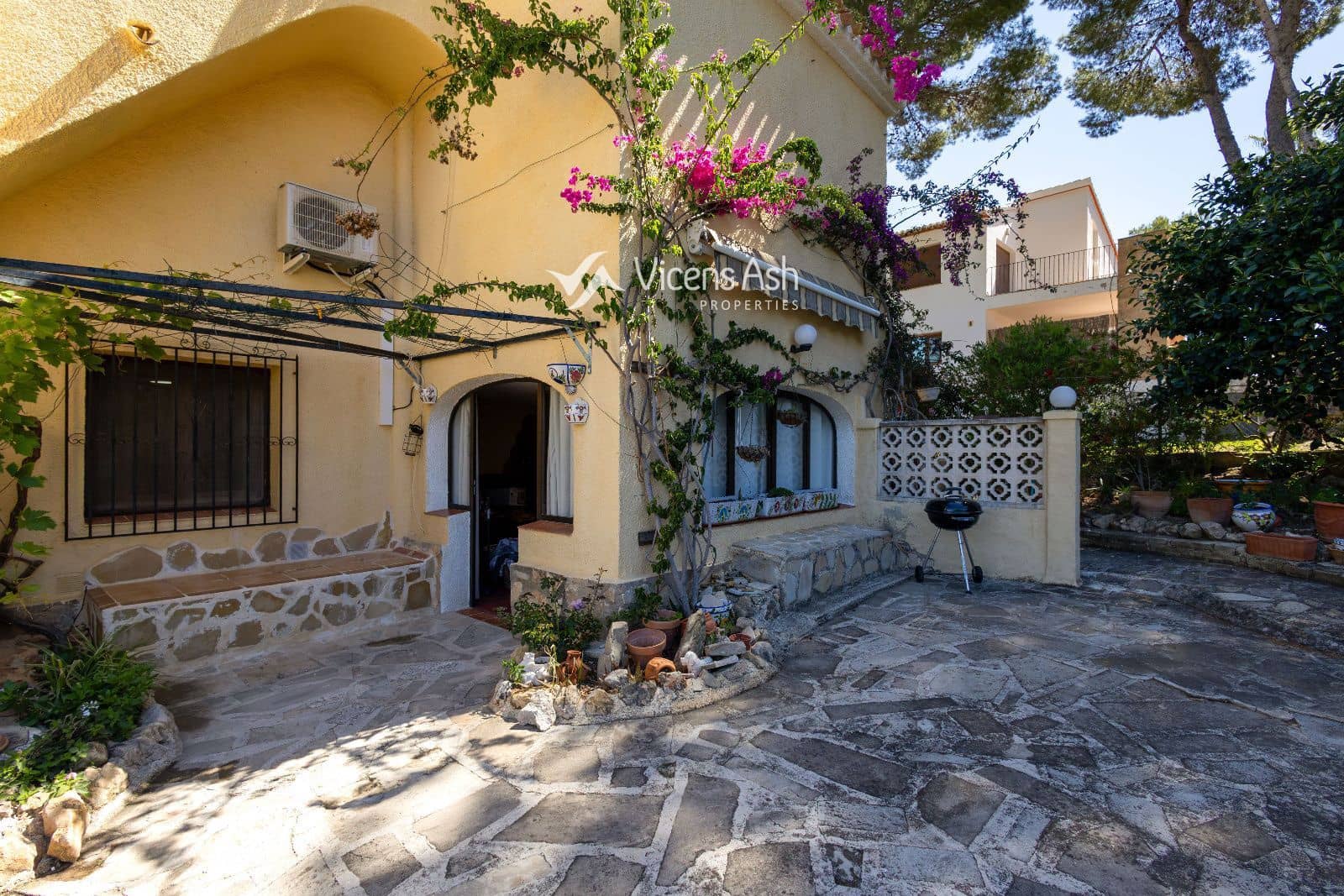 4 quarto Casa em Banda para venda em Javea / Xabia com piscina - 599 000 € (Ref: 9863570)