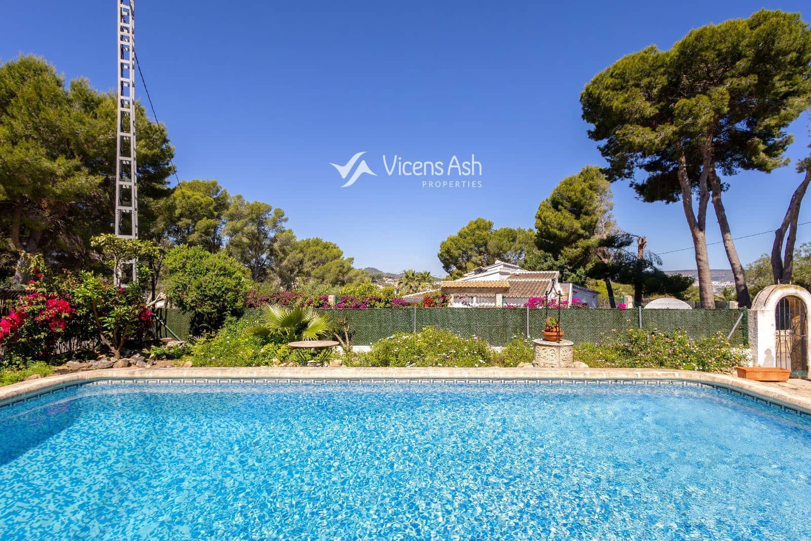 4 quarto Casa em Banda para venda em Javea / Xabia com piscina - 599 000 € (Ref: 9863570)