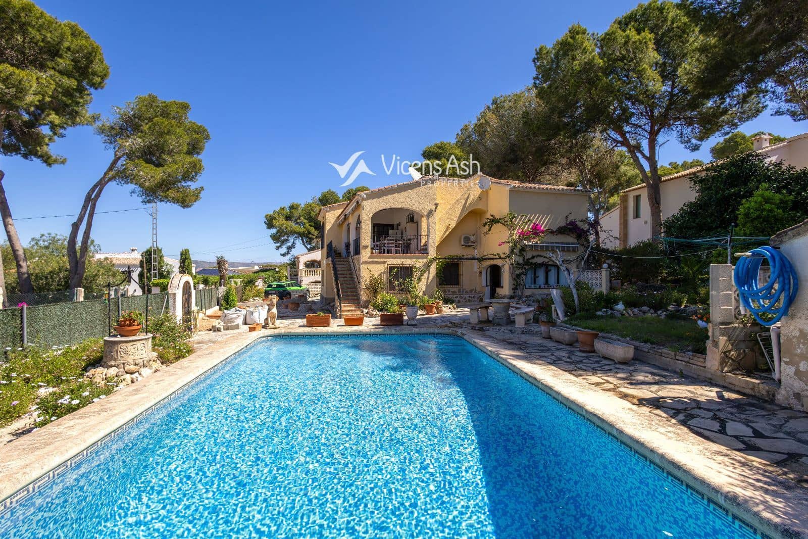 4 quarto Casa em Banda para venda em Javea / Xabia com piscina - 599 000 € (Ref: 9863570)