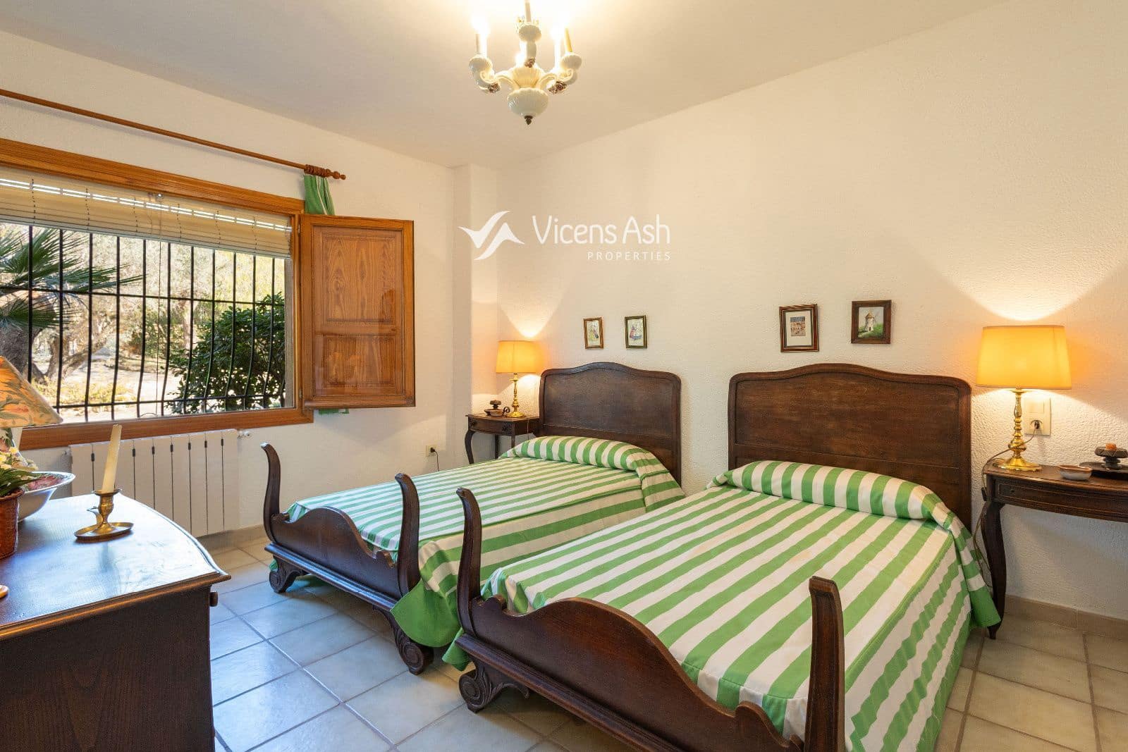 4 soverom Hus til salgs i Javea / Xabia med svømmebasseng garasje - € 1 840 000 (Ref: 9866107)