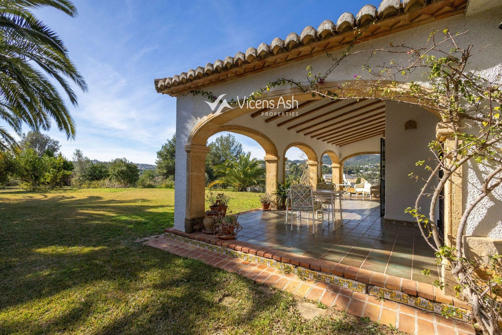 4 soverom Hus til salgs i Javea / Xabia med svømmebasseng garasje - € 1 840 000 (Ref: 9866107)