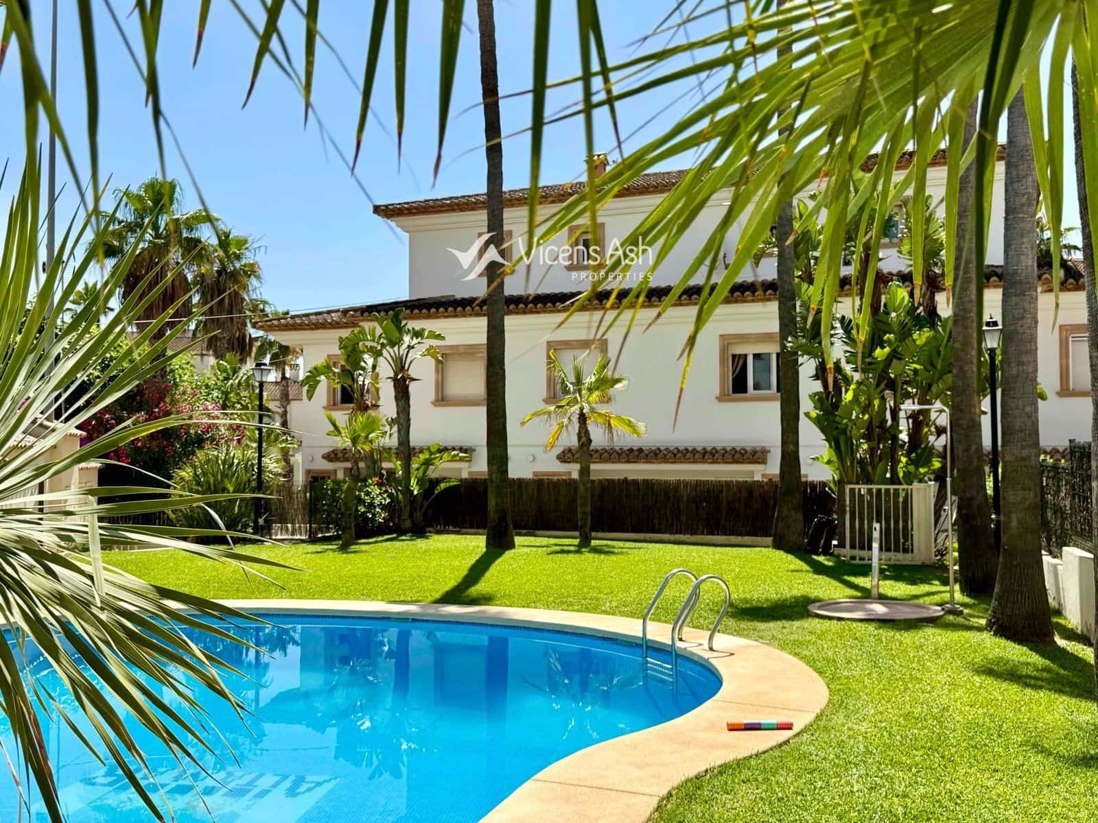 3 quarto Casa em Banda para venda em Javea / Xabia com piscina - 420 000 € (Ref: 9908968)