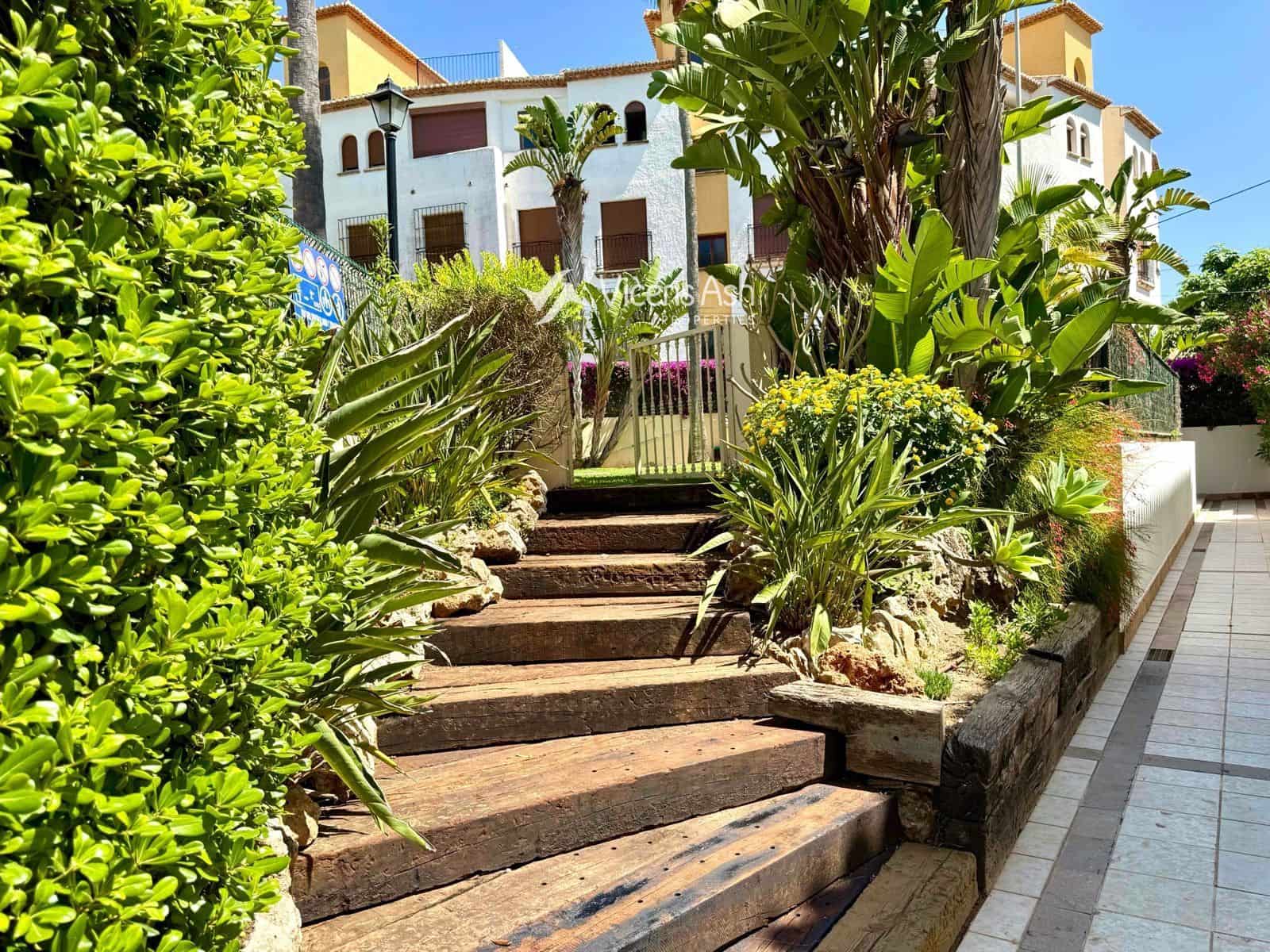 3 quarto Casa em Banda para venda em Javea / Xabia com piscina - 420 000 € (Ref: 9908968)