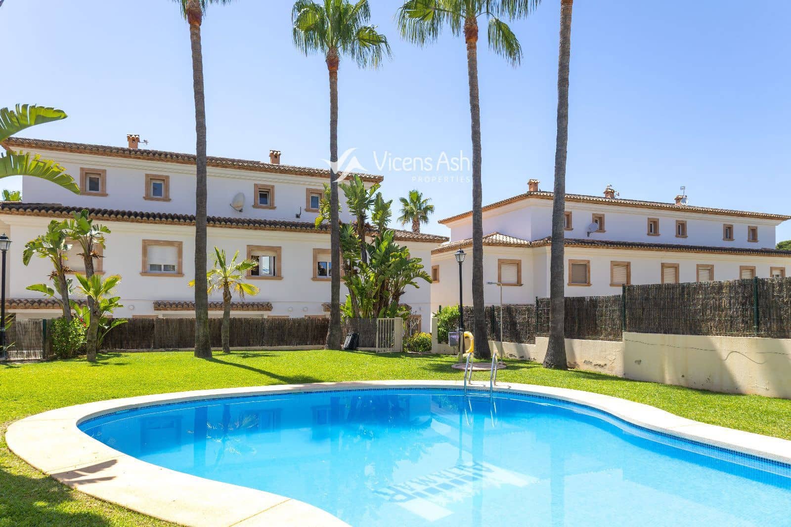 3 quarto Casa em Banda para venda em Javea / Xabia com piscina - 420 000 € (Ref: 9908968)