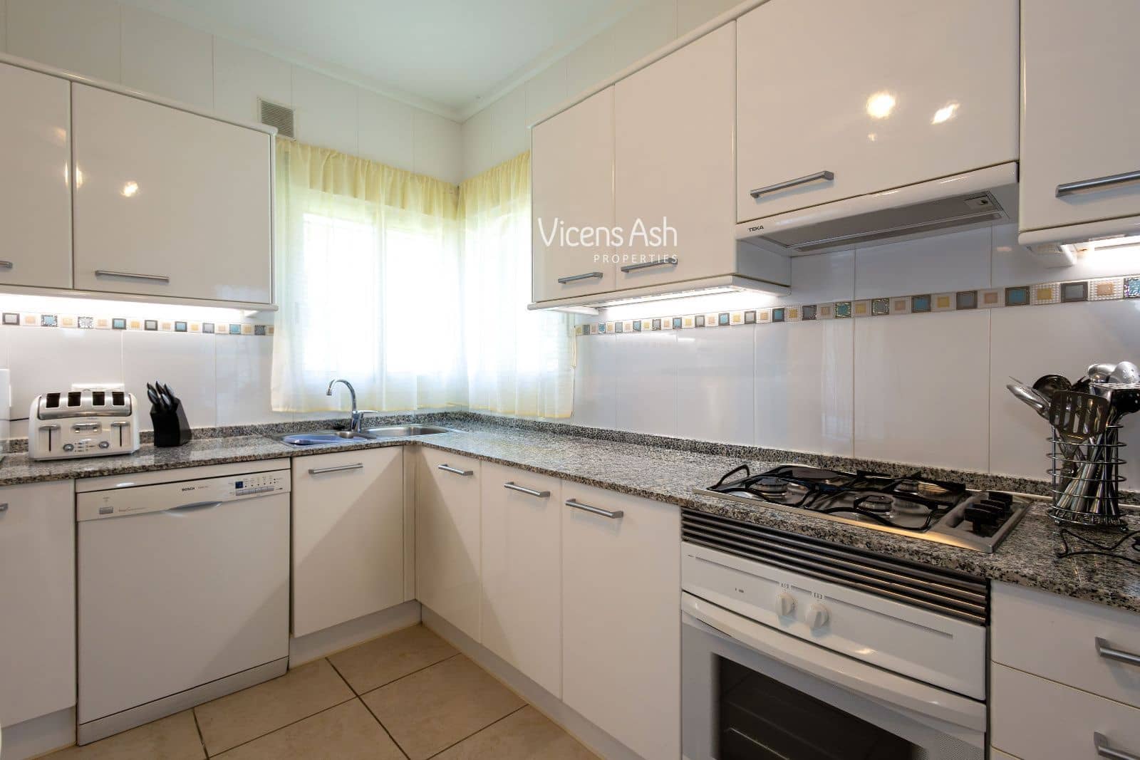 3 quarto Casa em Banda para venda em Javea / Xabia com piscina garagem - 720 000 € (Ref: 9928500)