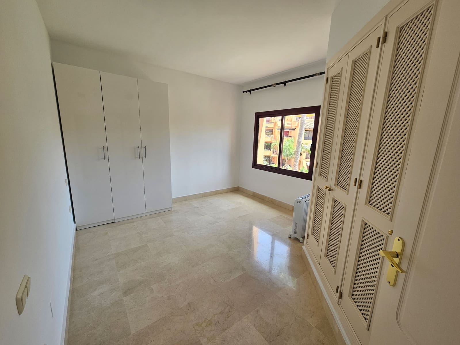 3 camera da letto Appartamento da affittare in Marbella con piscina garage - 3.900 € (Rif: 10021406)