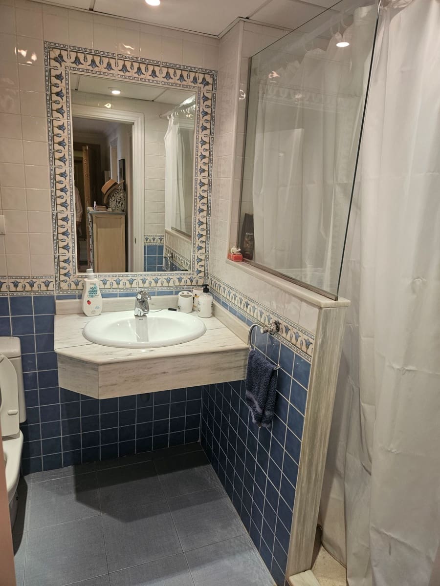 2 slaapkamer Appartement te huur in Marbella met zwembad - € 1.750 (Ref: 10030942)
