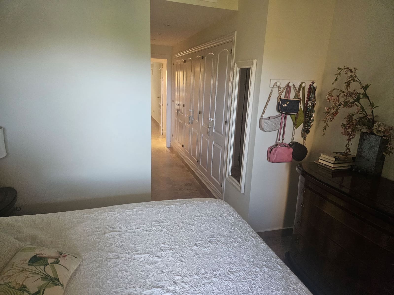 2 slaapkamer Appartement te huur in Marbella met zwembad - € 1.750 (Ref: 10030942)