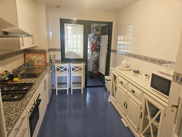 2 slaapkamer Appartement te huur in Nueva Alcántara, Marbella met zwembad - € 1.750 (Ref: 10030942)