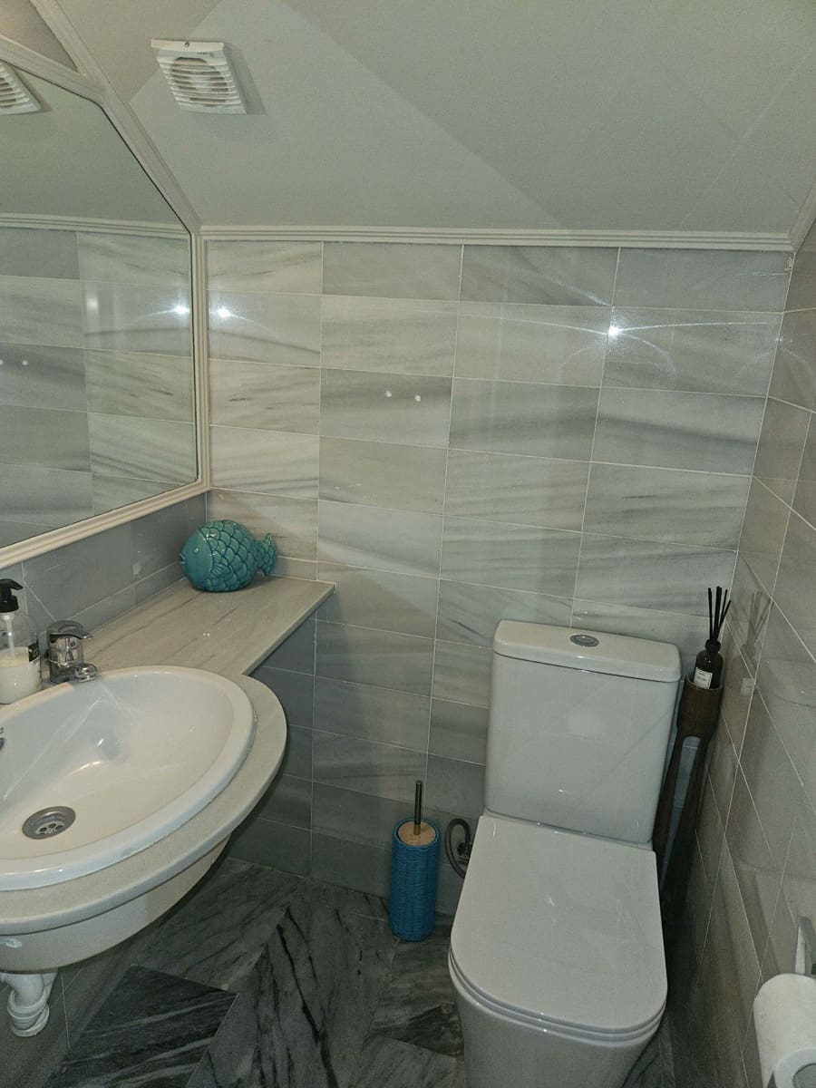 Apartamento de 4 habitaciones en Estepona en alquiler con piscina garaje - 3.500 € (Ref: 10031069)
