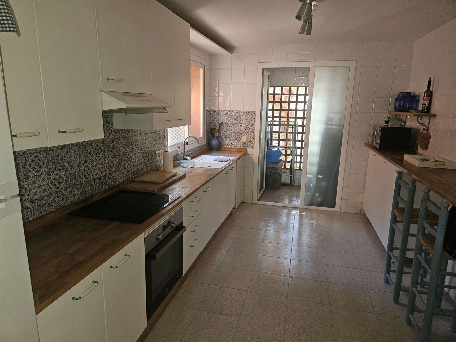 Apartamento de 4 habitaciones en Estepona en alquiler con piscina garaje - 3.500 € (Ref: 10031069)