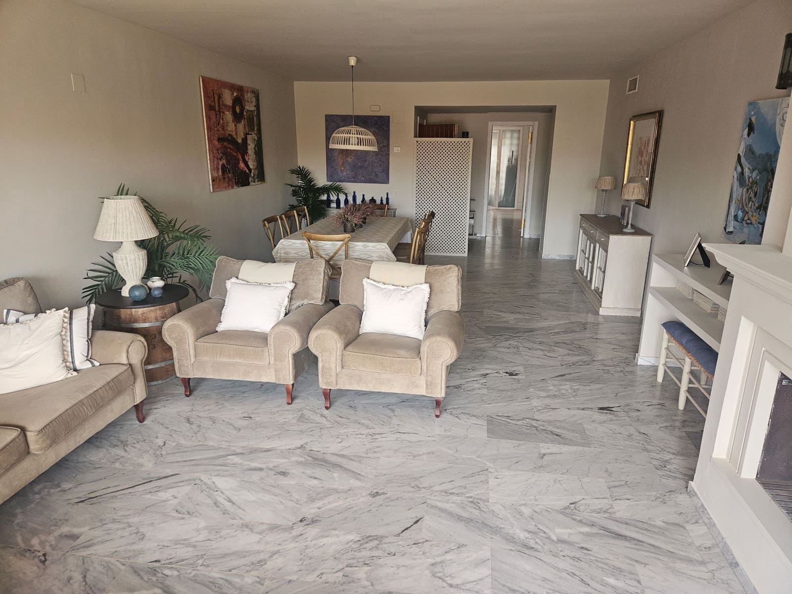 Apartamento de 4 habitaciones en Estepona en alquiler con piscina garaje - 3.500 € (Ref: 10031069)