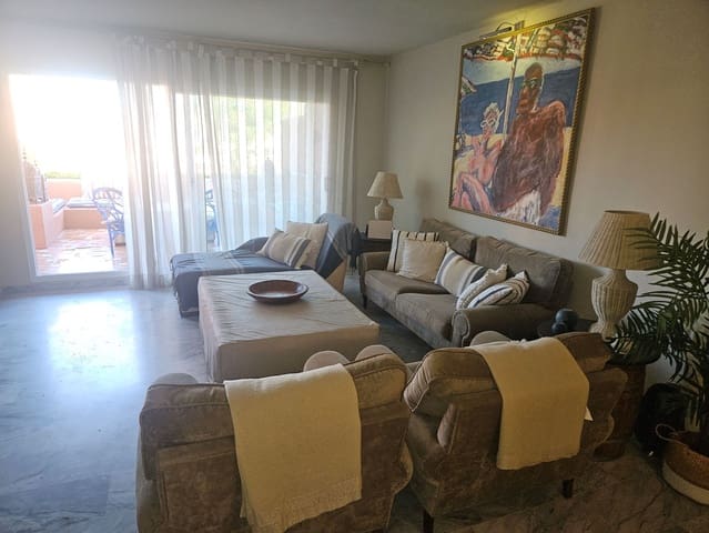 Apartamento de 4 habitaciones en Atalaya-Isdabe, Estepona en alquiler con piscina garaje - 3.500 € (Ref: 10031069)