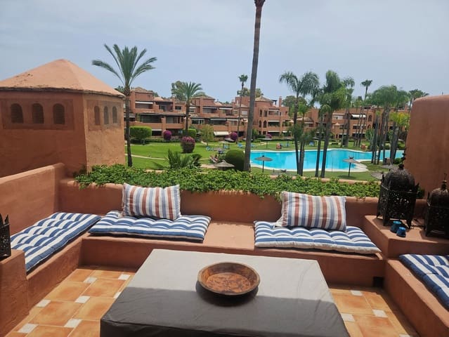 Apartamento de 4 habitaciones en Atalaya-Isdabe, Estepona en alquiler con piscina garaje - 3.500 € (Ref: 10031069)