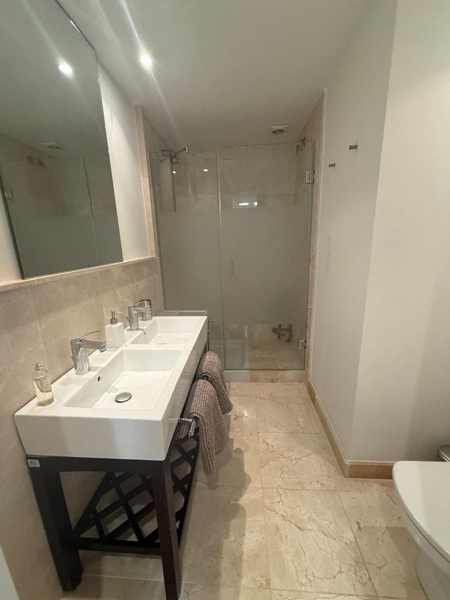 4 sypialnia Apartament do wynajęcia w Benahavis z basenem garażem - 5 500 € (Ref: 10081742)
