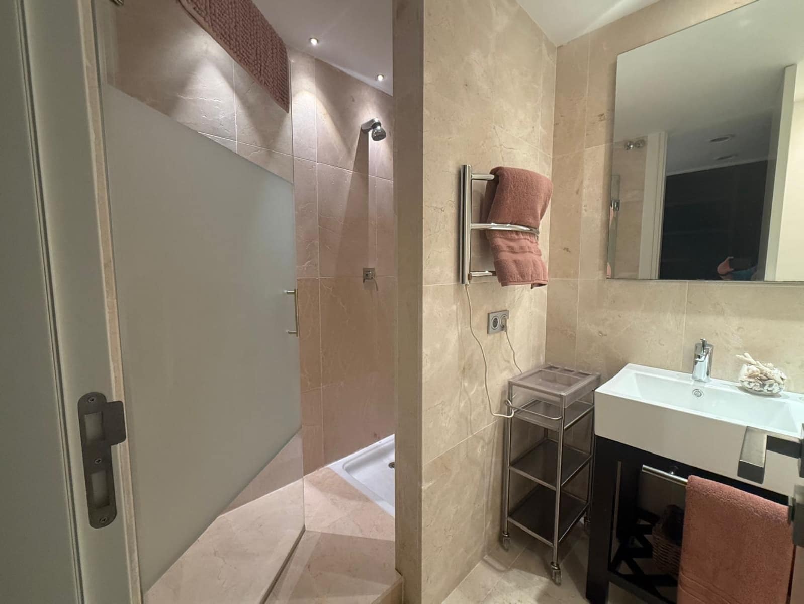 4 sypialnia Apartament do wynajęcia w Benahavis z basenem garażem - 5 500 € (Ref: 10081742)