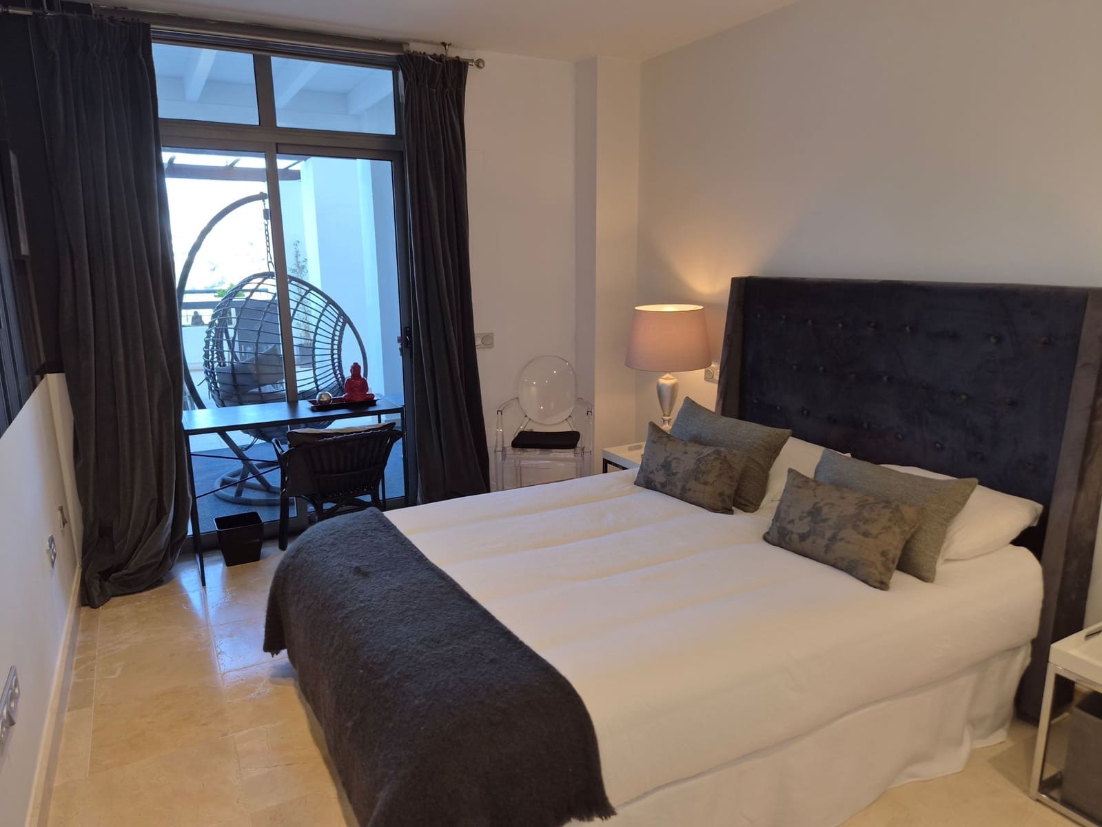 4 sypialnia Apartament do wynajęcia w Benahavis z basenem garażem - 5 500 € (Ref: 10081742)