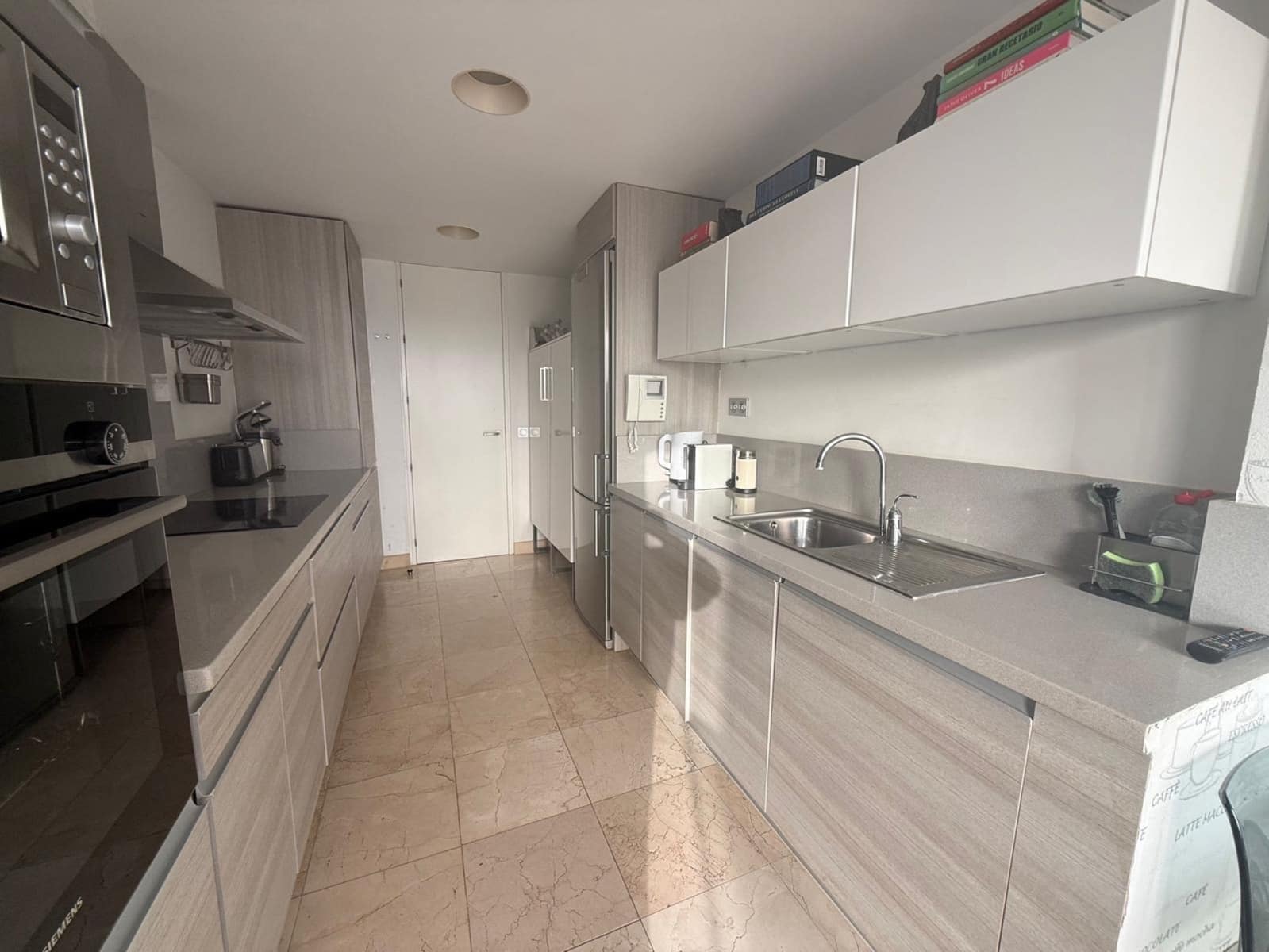 4 sypialnia Apartament do wynajęcia w Benahavis z basenem garażem - 5 500 € (Ref: 10081742)