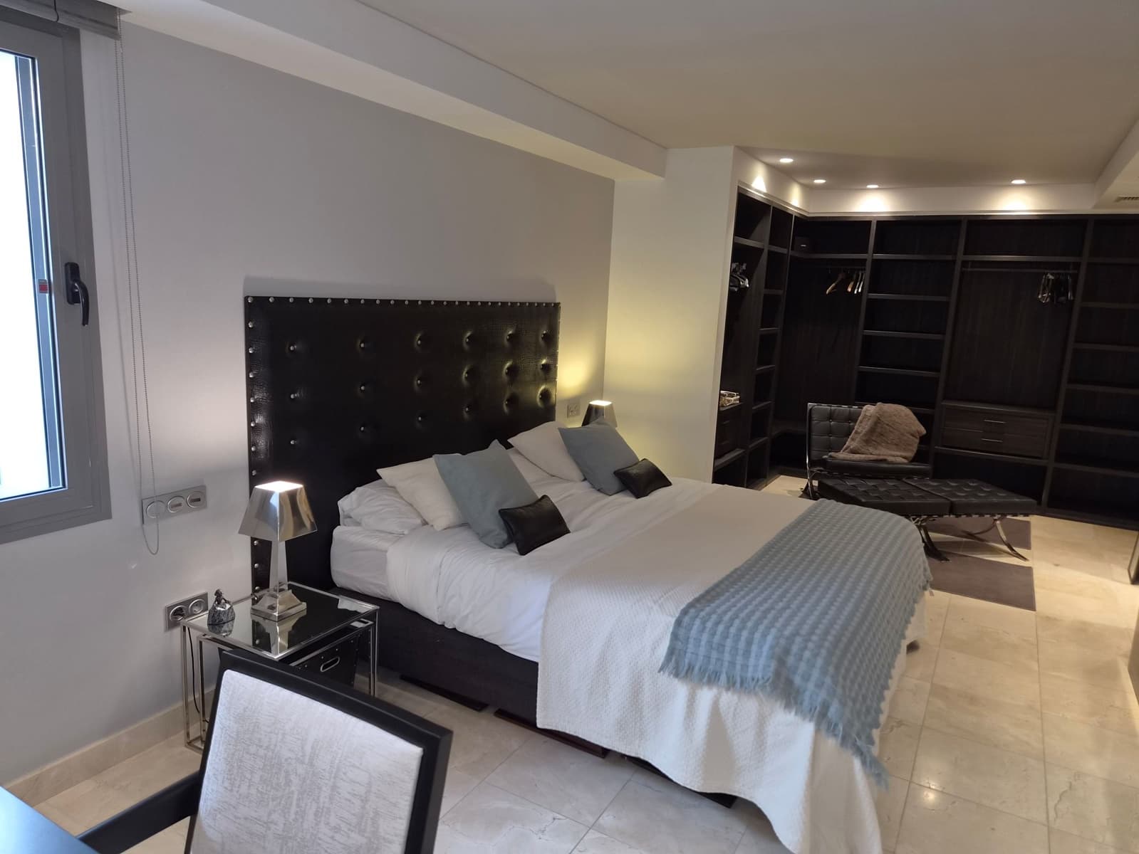 4 sypialnia Apartament do wynajęcia w Benahavis z basenem garażem - 5 500 € (Ref: 10081742)