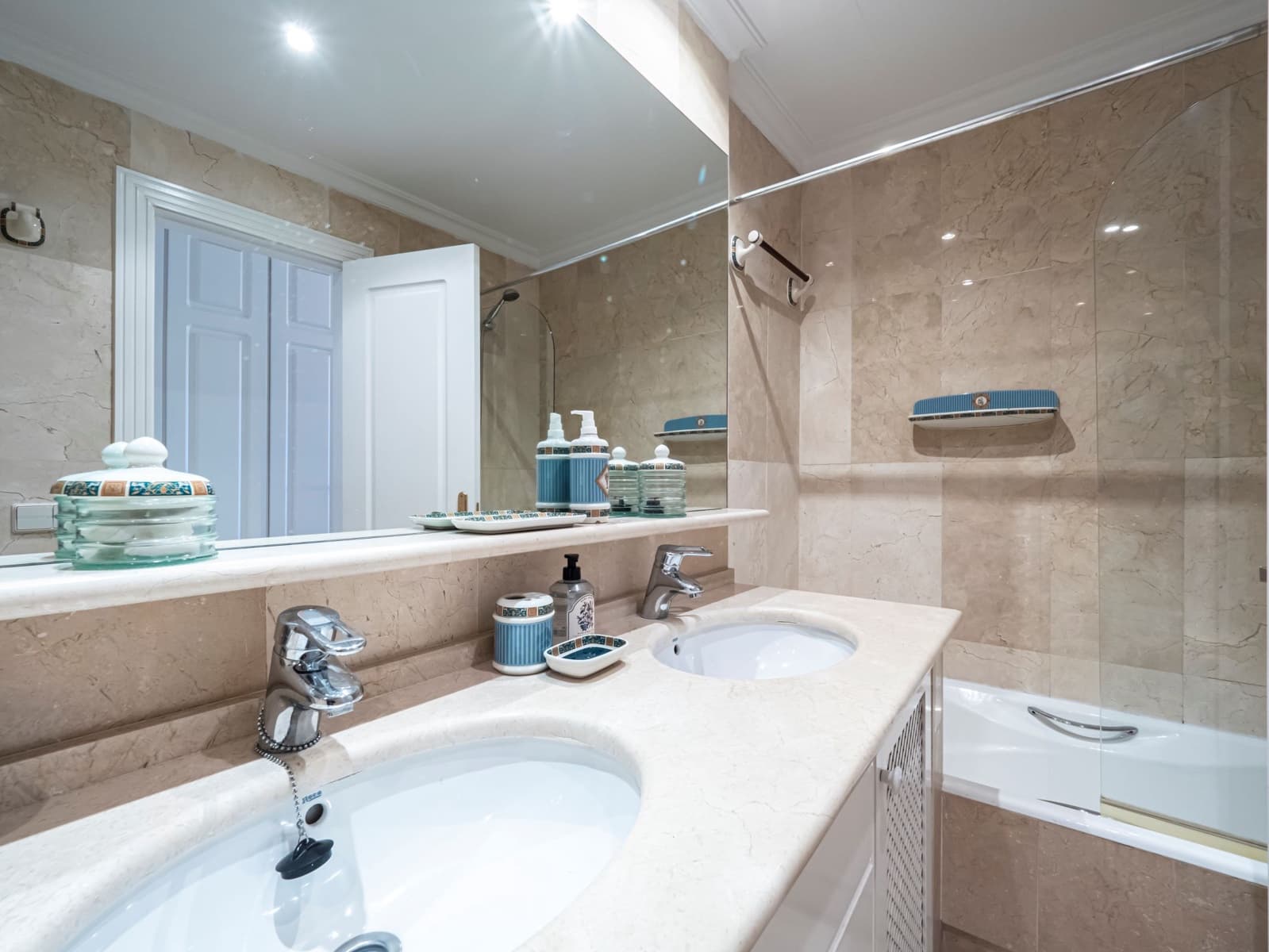 2 soveværelse Lejlighed til salg i Marbella med swimmingpool - € 1.575.000 (Ref: 8277443)