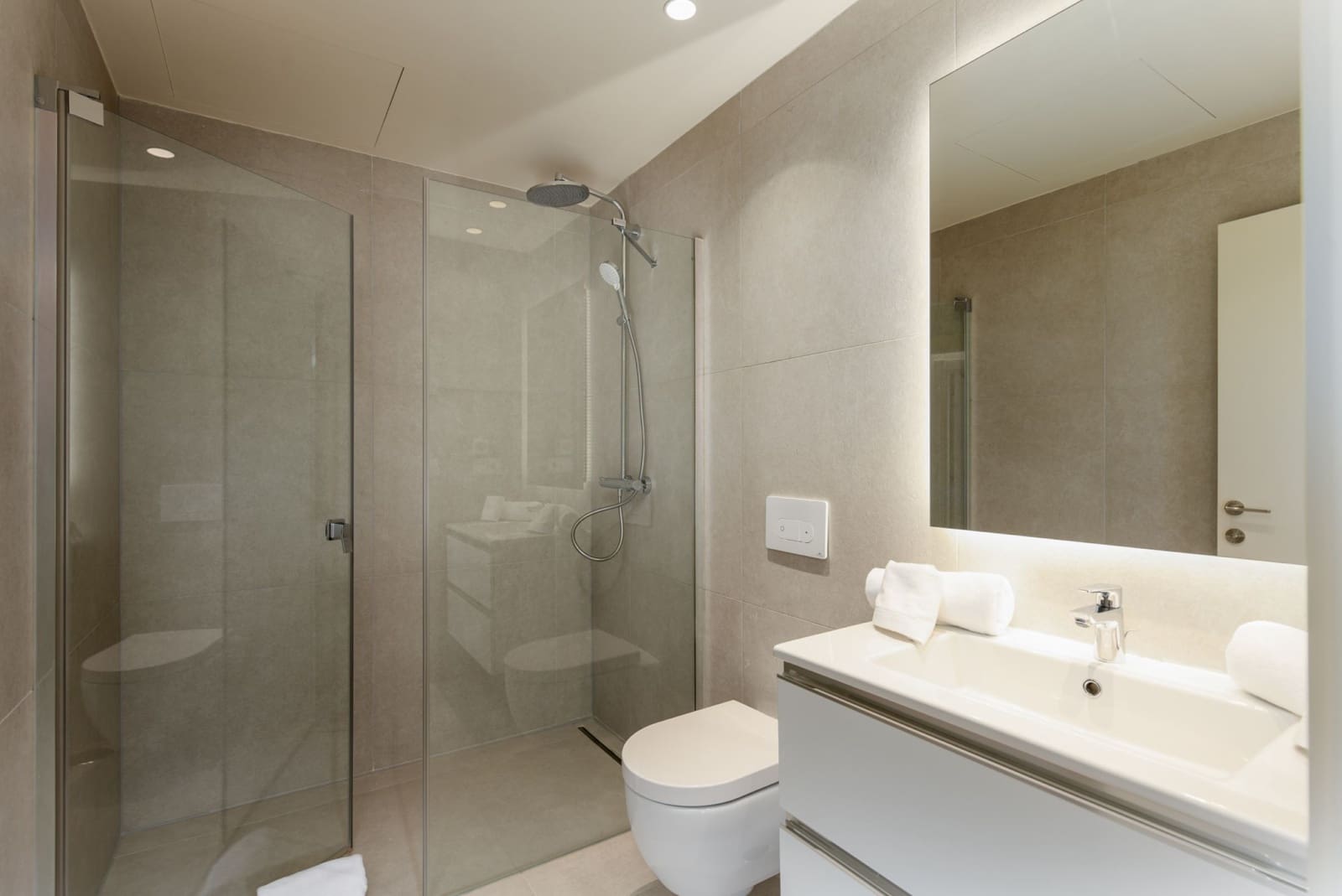 3 soverom Leilighet til salgs i Estepona med svømmebasseng garasje - € 1 850 000 (Ref: 8285140)