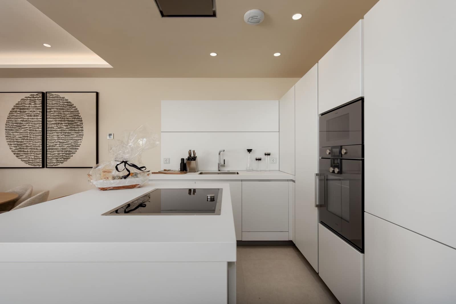 3 soverom Leilighet til salgs i Estepona med svømmebasseng garasje - € 1 850 000 (Ref: 8285140)