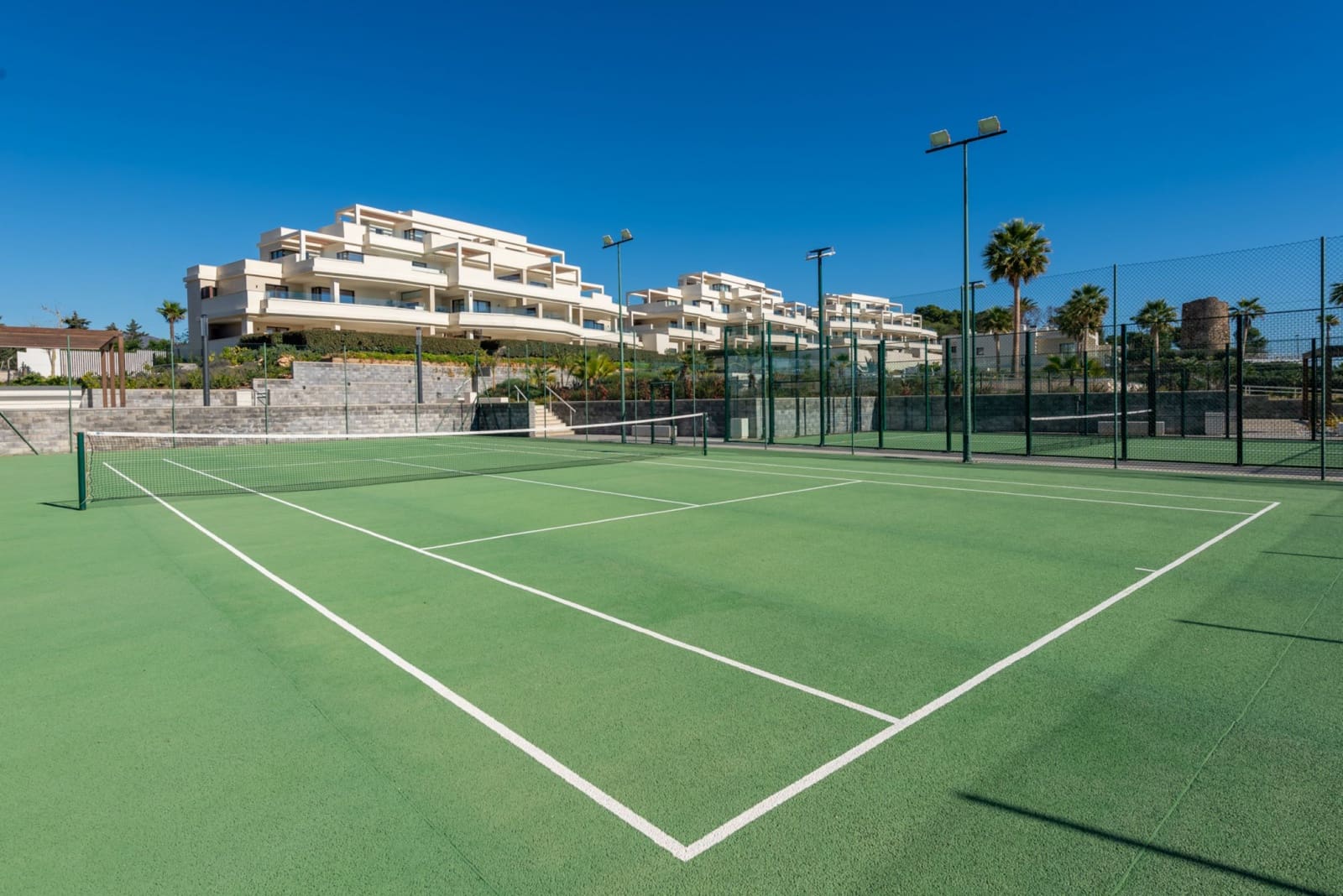 3 soverom Leilighet til salgs i Estepona med svømmebasseng garasje - € 1 850 000 (Ref: 8285140)