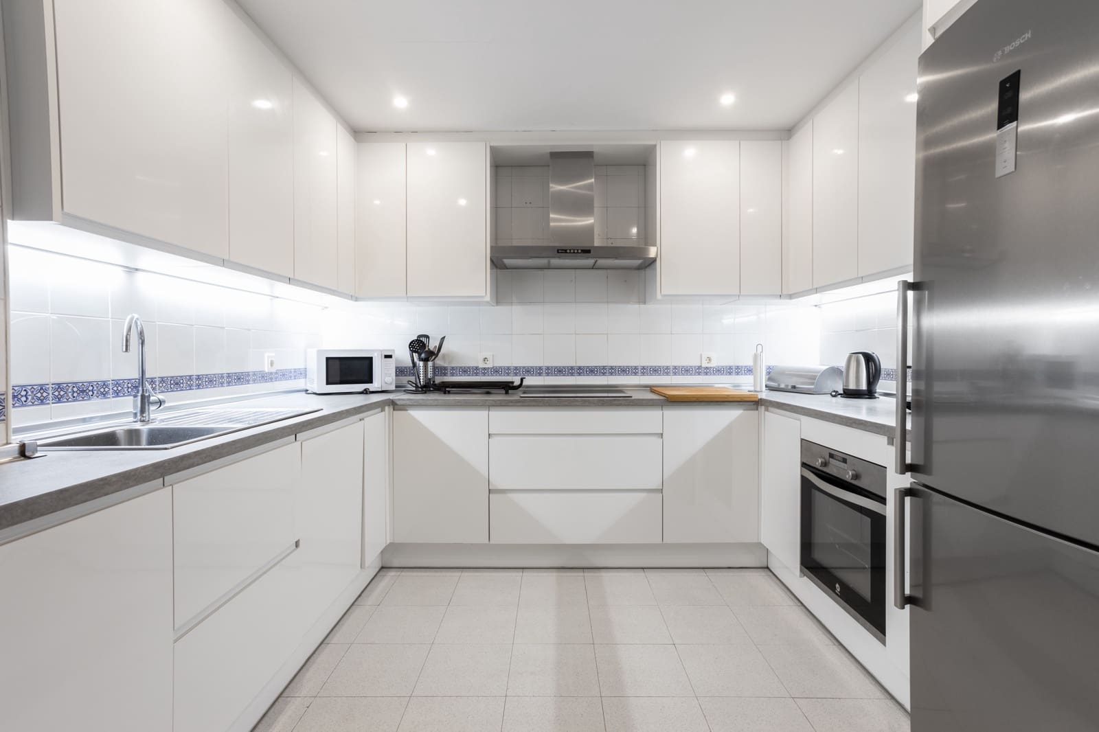 3 soveværelse Lejlighed til leje i San Pedro de Alcantara med swimmingpool garage - € 3.700 (Ref: 8323080)