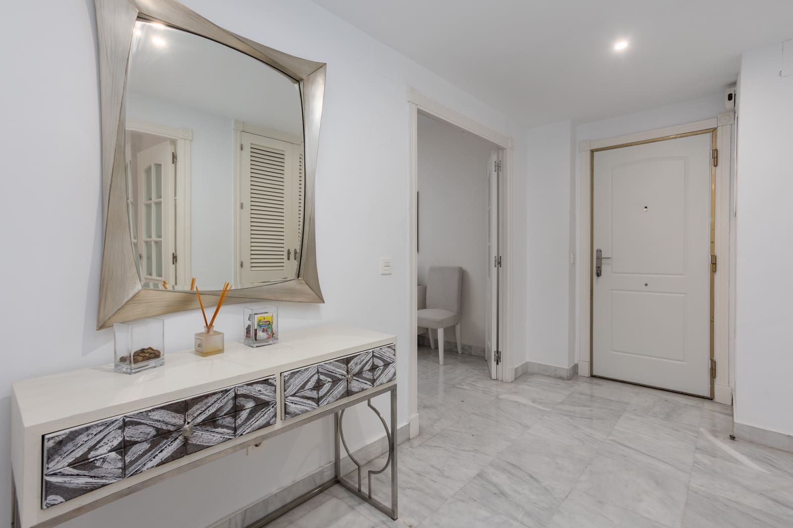 3 soveværelse Lejlighed til leje i San Pedro de Alcantara med swimmingpool garage - € 3.700 (Ref: 8323080)