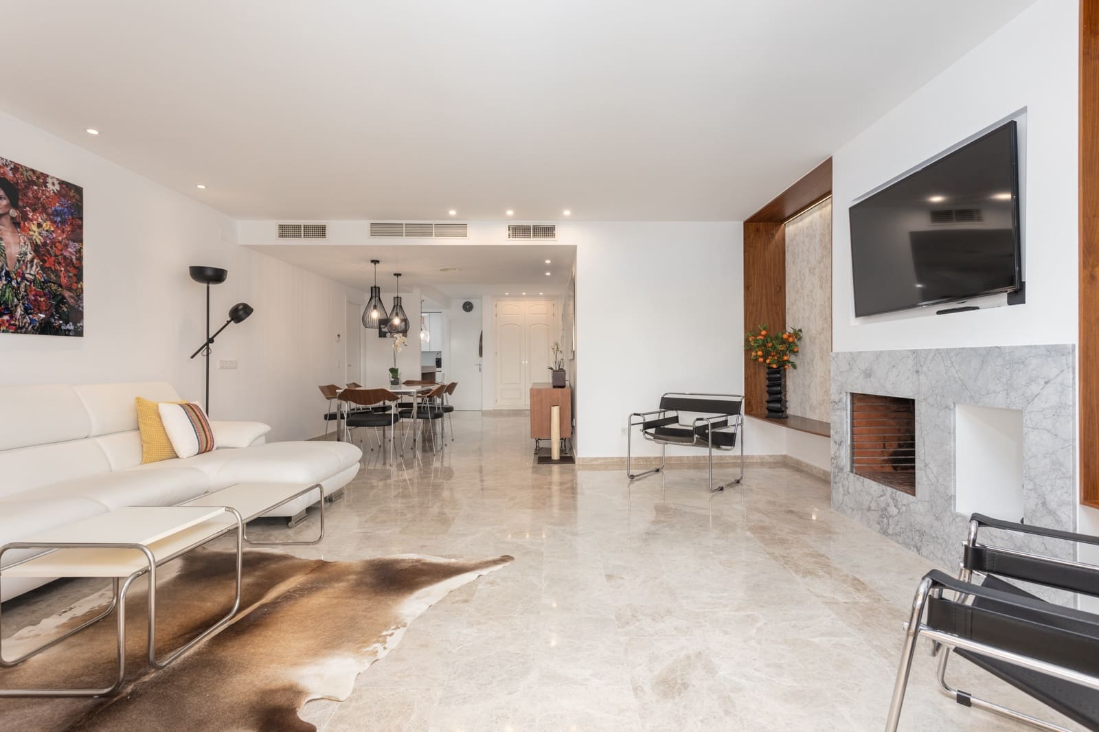 3 soveværelse Lejlighed til leje i Nueva Andalucia med swimmingpool garage - € 3.000 (Ref: 8323279)