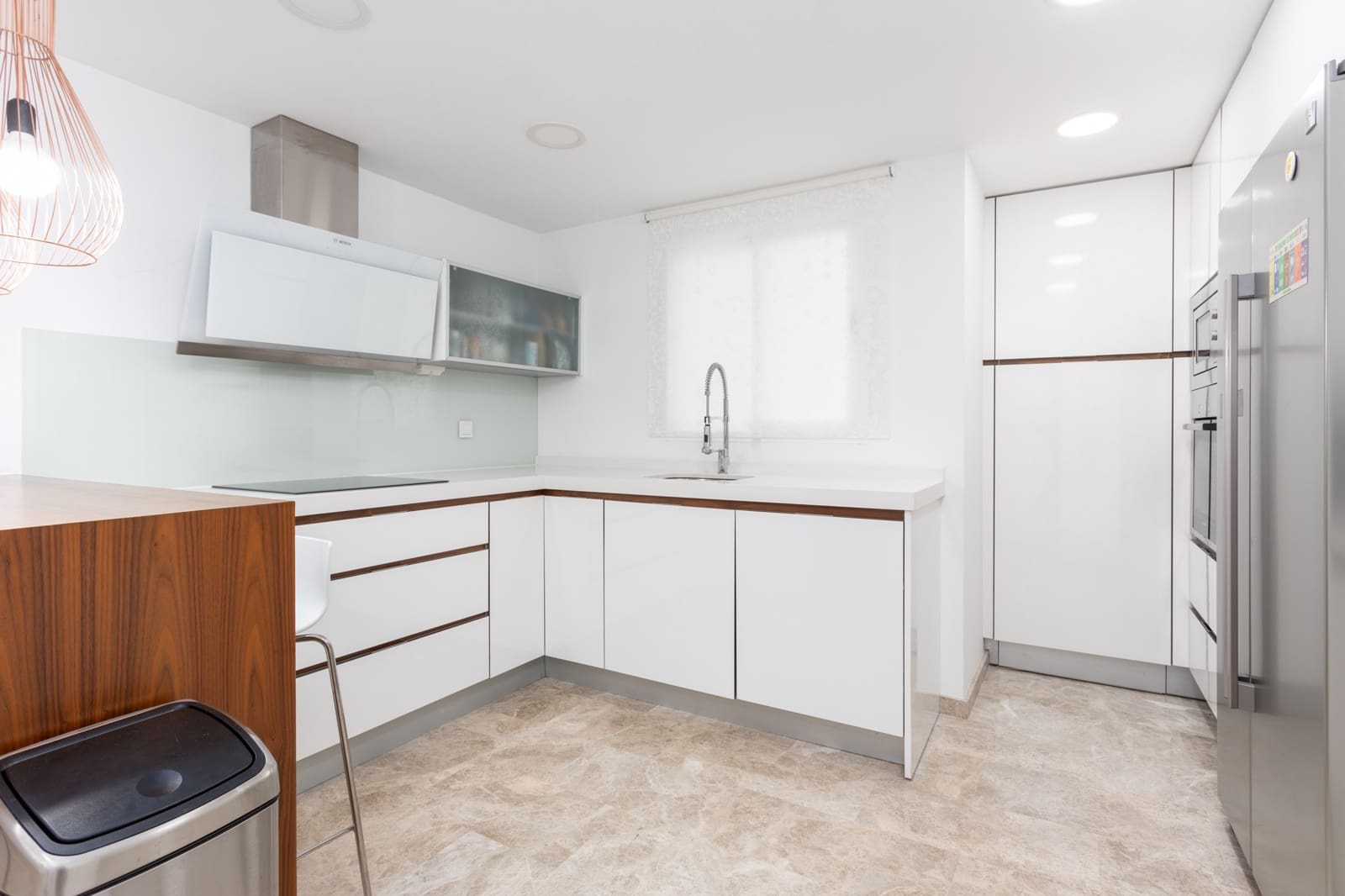 3 soveværelse Lejlighed til leje i Nueva Andalucia med swimmingpool garage - € 3.000 (Ref: 8323279)