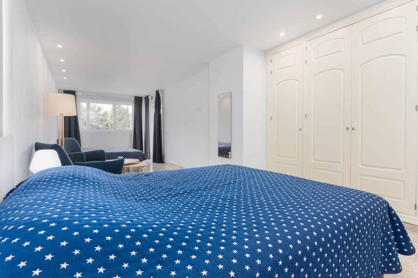 3 soveværelse Lejlighed til leje i Nueva Andalucia med swimmingpool garage - € 3.000 (Ref: 8323279)